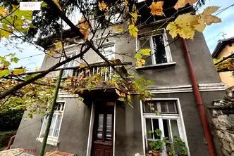 Къща в Габрово, Център