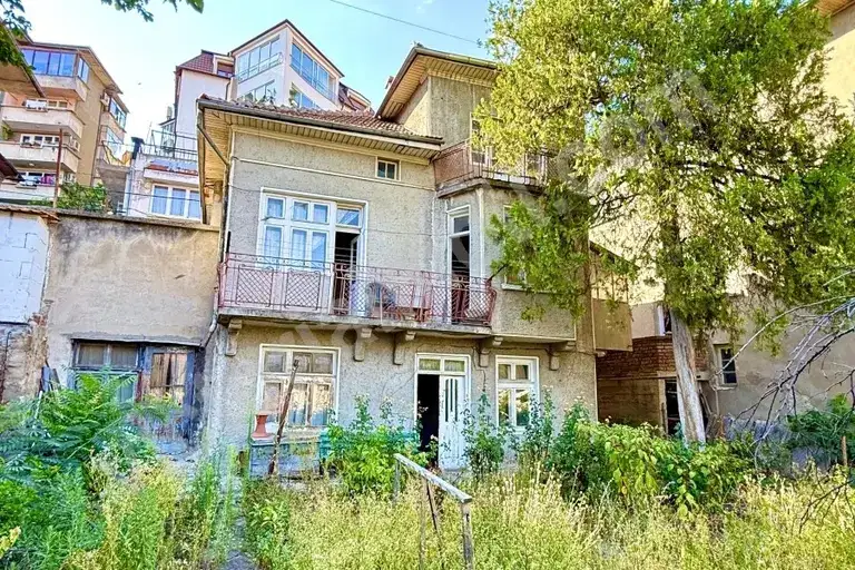 House in Veliko Tyrnovo, Centyr