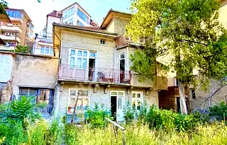 Къща във Велико Търново, Център