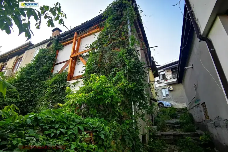 House in Veliko Tyrnovo, Centyr