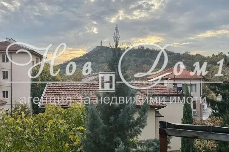 Къща в Пловдив, Център