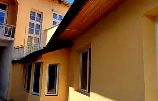 Къща във Враца, Център