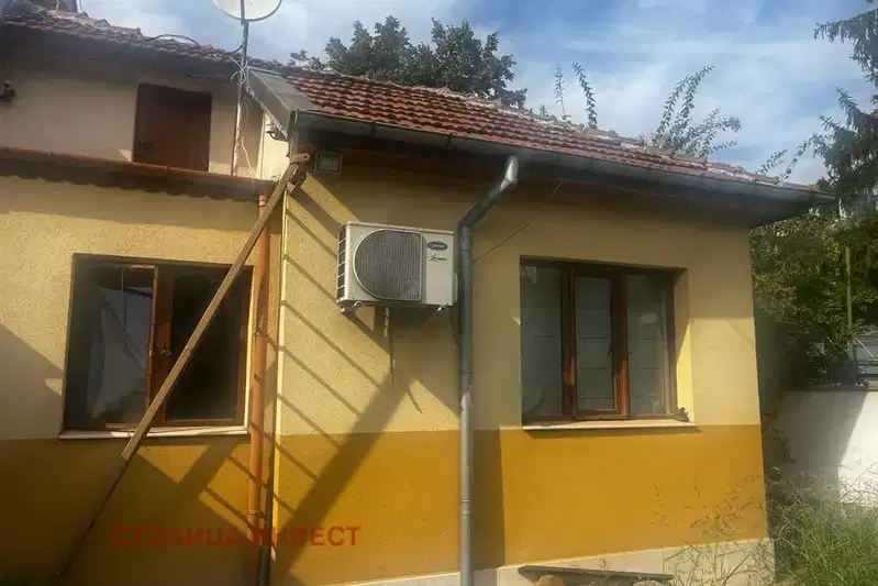 House in Ruse, Centyr