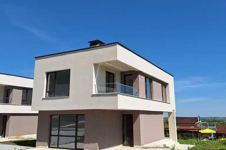 House in Vraca, Centyr