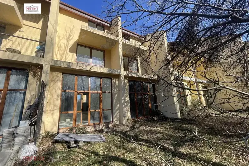 Къща в Габрово, Център