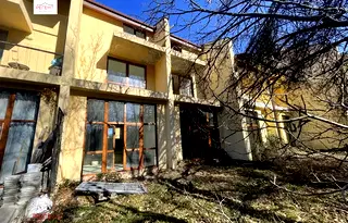 Къща в Габрово, Център