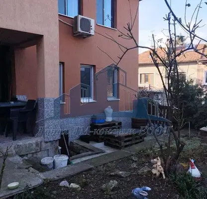 Photo 2 — House in Shumen, Centyr