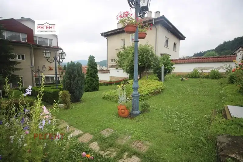 House in Gabrovo, Centyr