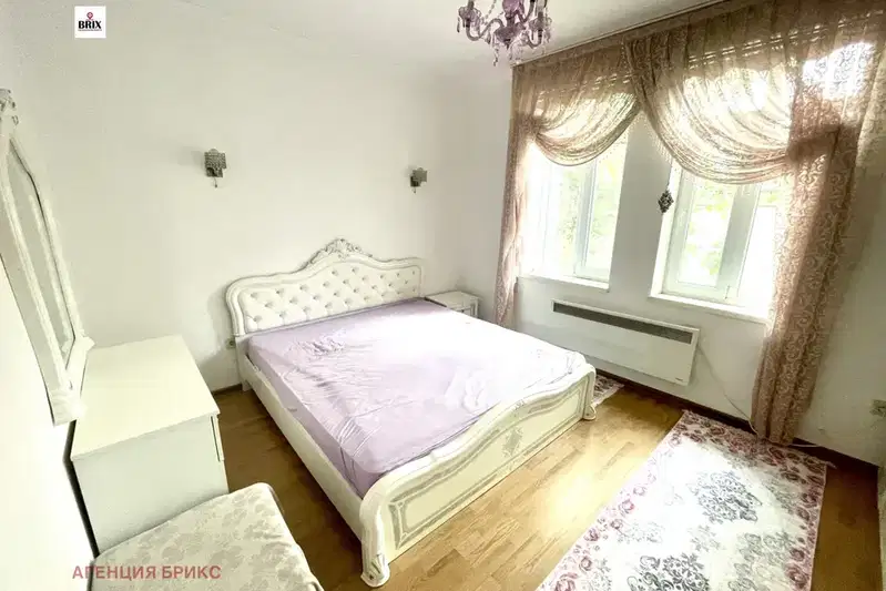 Къща в Русе, Център
