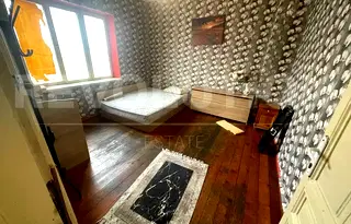Къща в София, Център