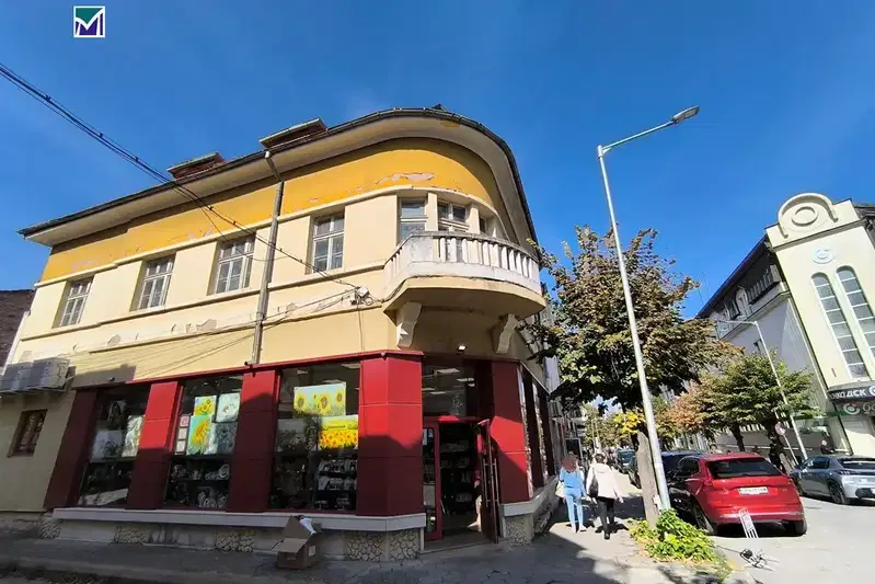 House in Vraca, Centyr
