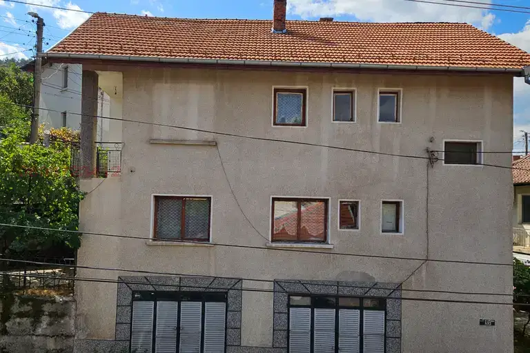 Къща в Кюстендил, Център