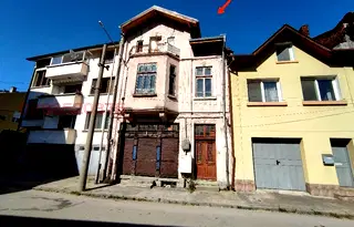 Къща в Габрово, Център