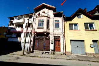 Къща в Габрово, Център