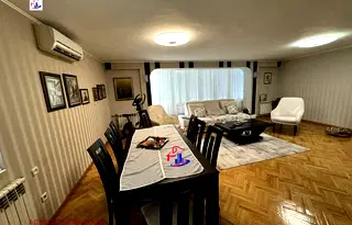 Къща в Шумен, Център