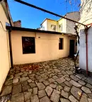 Къща в София, Център