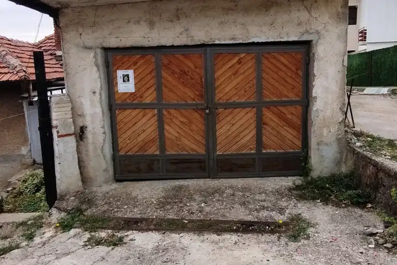 Къща във Враца, Център