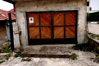 Къща във Враца, Център