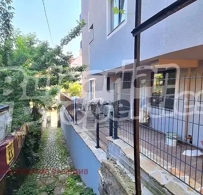 Photo 2 — House in Plovdiv, Centyr