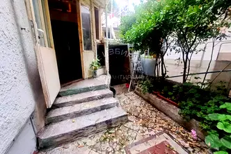 Къща във Варна, Център