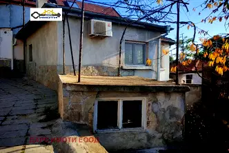 Къща в Пловдив, Център