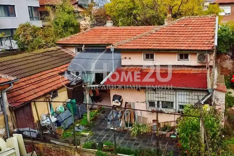 House in Plovdiv, Centyr