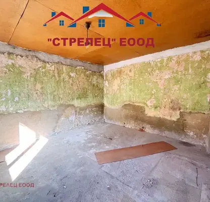 Photo 5 — House with 2 entrances in the centre of Dobrich with 290 sq m yard