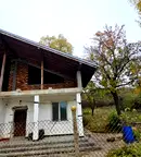 Къща в Ловеч, Червен бряг