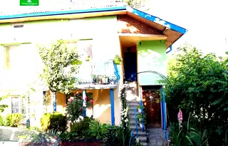Къща в Перник, Църква