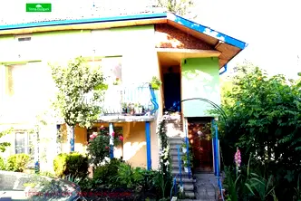 Къща в Перник, Църква