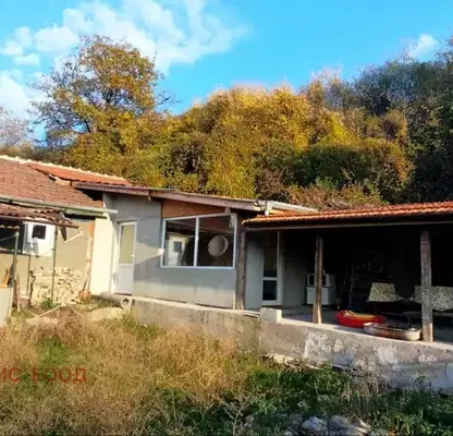 Снимка 4 — Къща в Перник, Църква