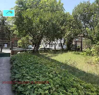 Снимка 4 — Къща в Перник, Църква