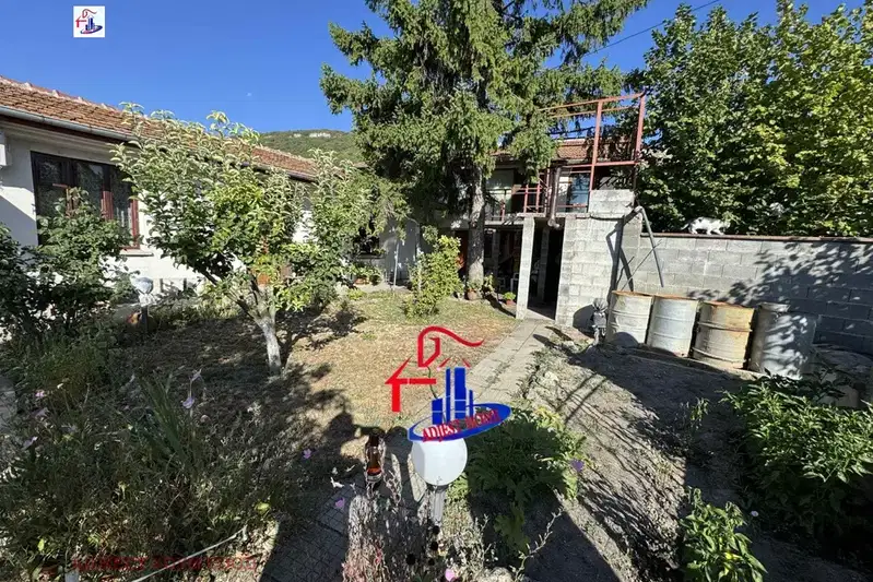 House in Shumen, Divdyadovo