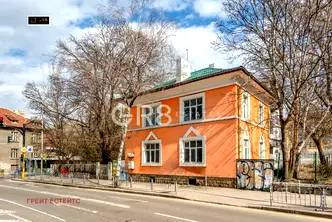 Къща в София, Докторски паметник