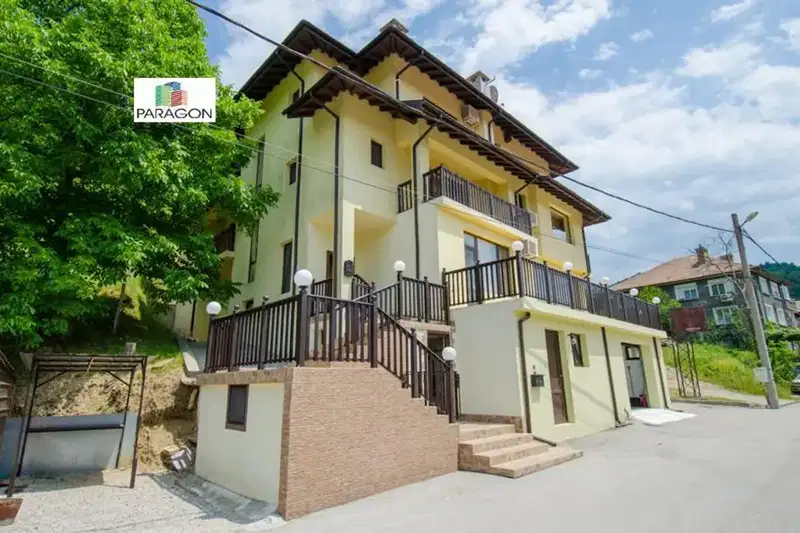 House in Gabrovo, Etyra