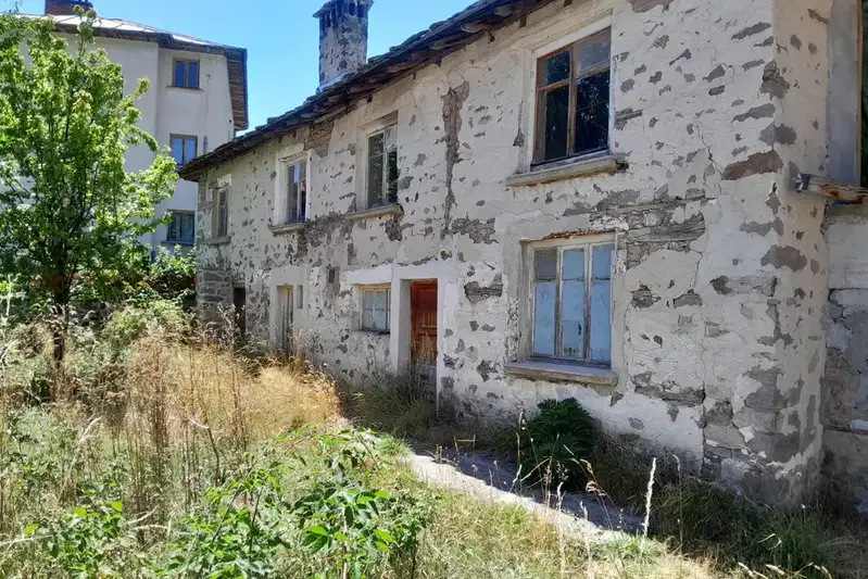 Stone house with 4 bedrooms in Ezerovo, Smolyan, near lakes