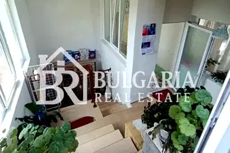 Къща във Варна, Галата