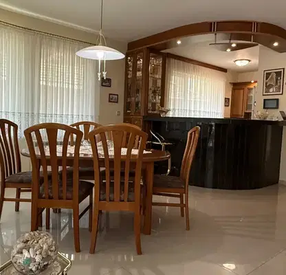 Photo 5 — Spacious house with pool in the Gradska bolnitsa area, Dobrich
