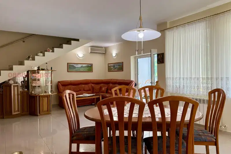 Spacious house with pool in the Gradska bolnitsa area, Dobrich