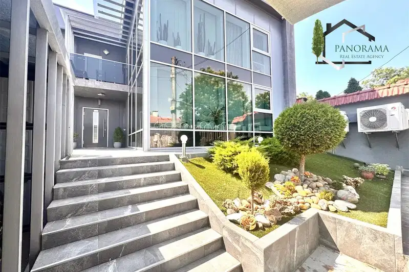 House in Shumen, Grivica