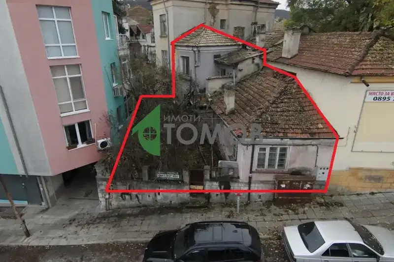 House in Shumen, Grivica
