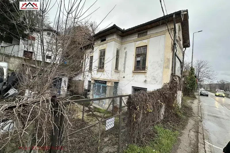 House in Pleven, Idealen Centyr