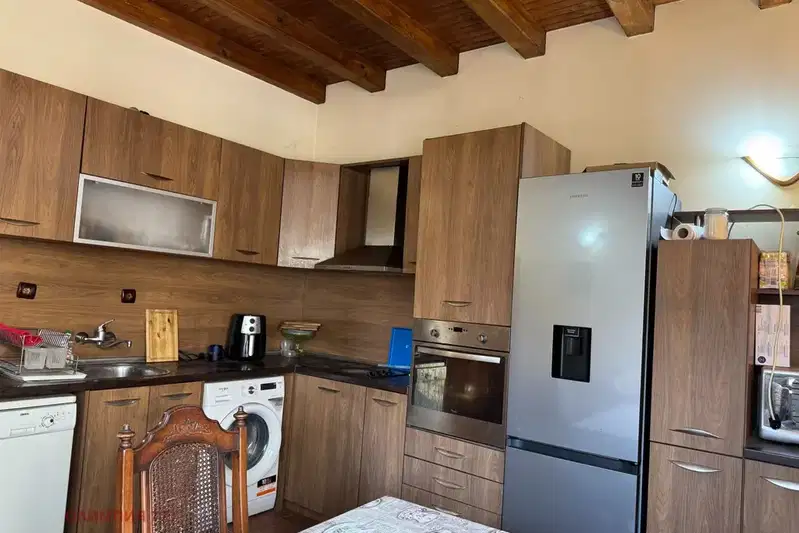 House in Pleven, Idealen Centyr