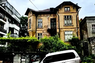 Къща в Плевен, Идеален център