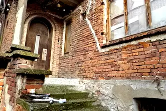 Къща в Пазарджик, Изток