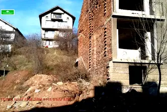 Къща в Перник, Каменина