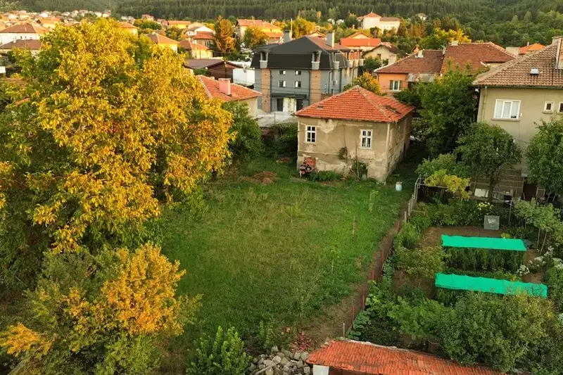 House in Pernik, Kamenina