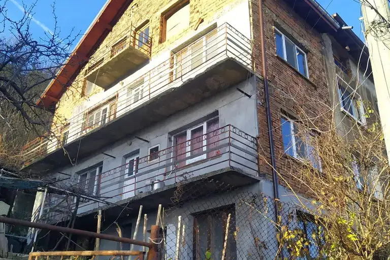 House in Vraca, Kemera - Hudojnik