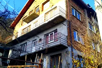 Къща във Враца, Кемера - Художник