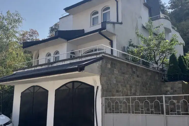 House in Vraca, Kemera - Hudojnik